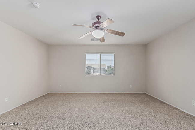Building Photo - 1242 E Strawberry Dr