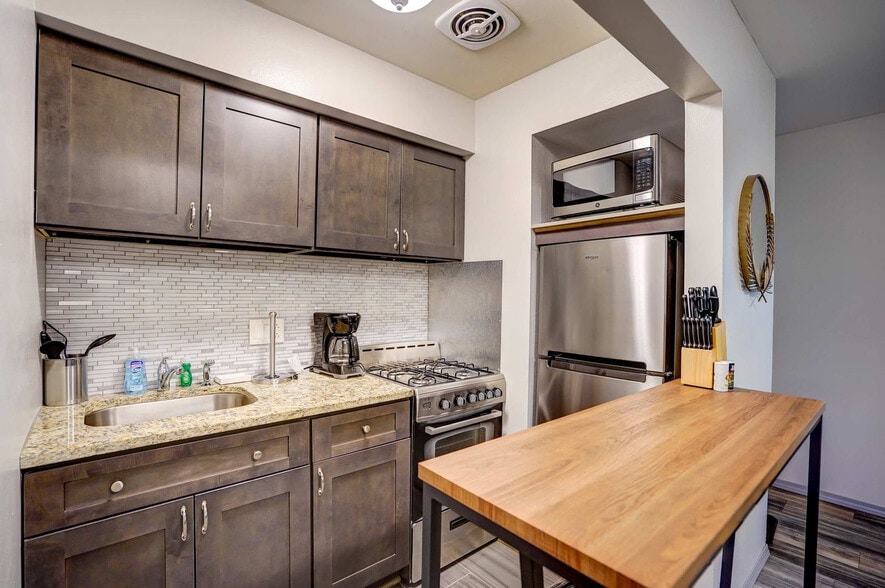 Building Photo - 407 S 94th Pl