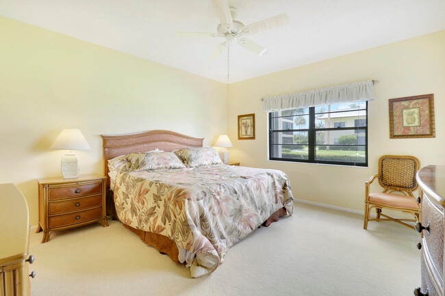 Building Photo - 375 S Beach Rd