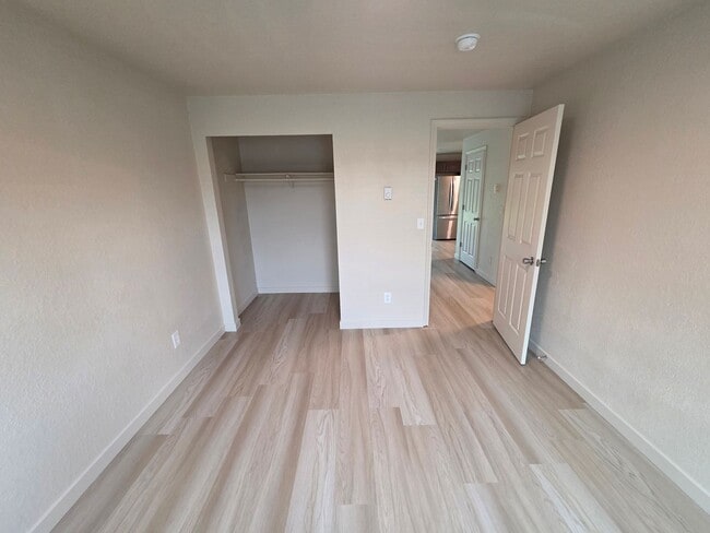 Building Photo - Newly Remodeled Two Bed One Bath Unit in the Heart of Sultan