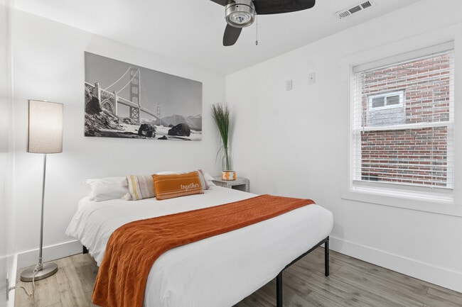 Building Photo - 1298 Gideons Dr SW