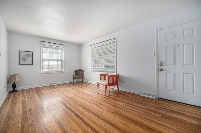 Building Photo - Updated 3-Bedroom Home Near Sloan’s Lake