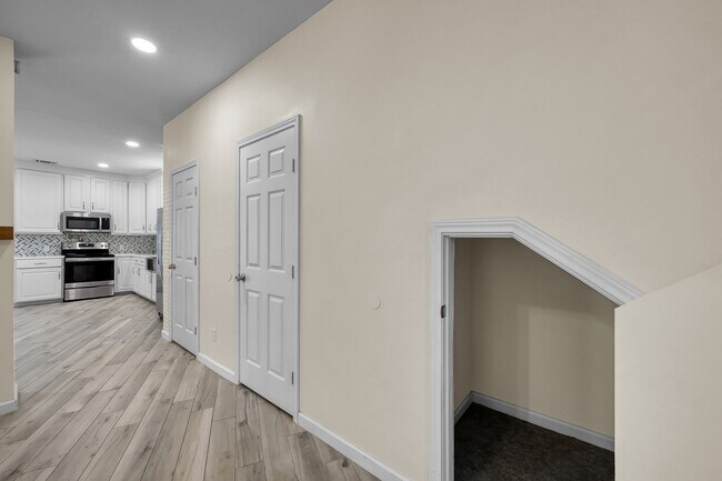 Building Photo - 16818 W Alderson