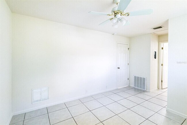 Building Photo - 23385 Farnam St