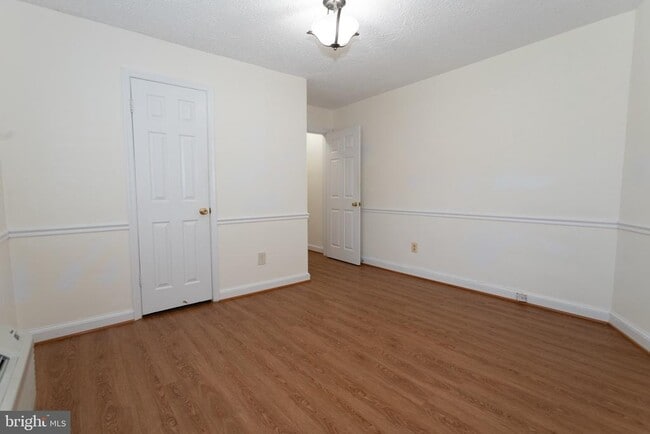 Building Photo - 1612 W Abingdon Dr