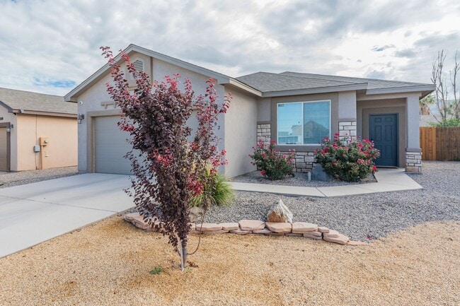 Primary Photo - Beautiful 3 Bedroom/2 Bath Home