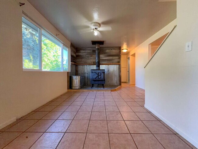 Building Photo - No HOA!