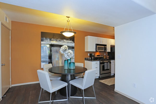 2BR,2BA-1015SF Dining Room - Cimarron