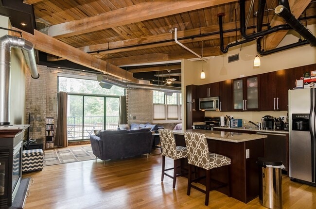 Building Photo - 43 Charlton St