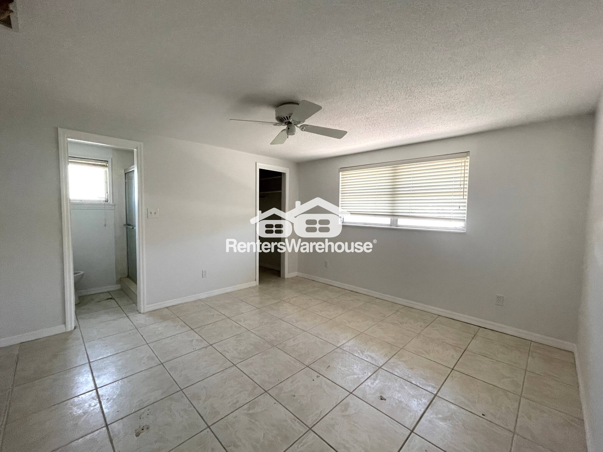 Building Photo - 561 Tarawitt Dr