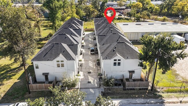 Building Photo - 107 W Whitney St