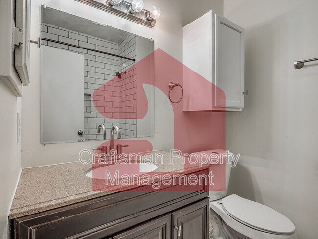 Building Photo - 2708 Silvertree Dr