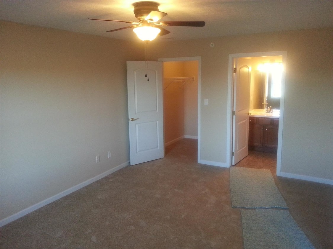 Royal Oaks At Pea Ridge Huntington Wv Apartment Finder