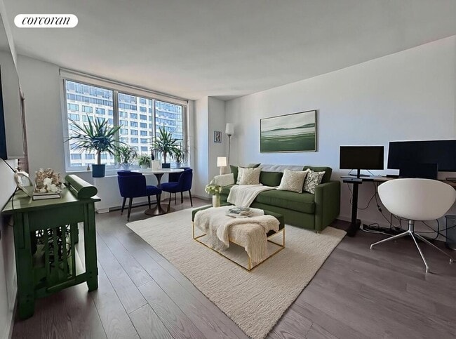 Primary Photo - 650 W 42nd St