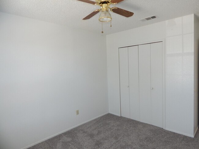 Building Photo - 1613 Bobby Lee Dr