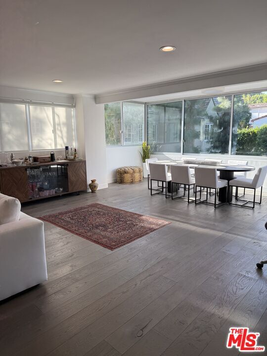 Building Photo - 865 Comstock Ave