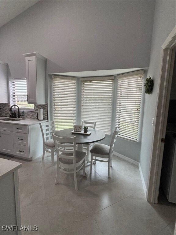 Building Photo - 293 Kings Way