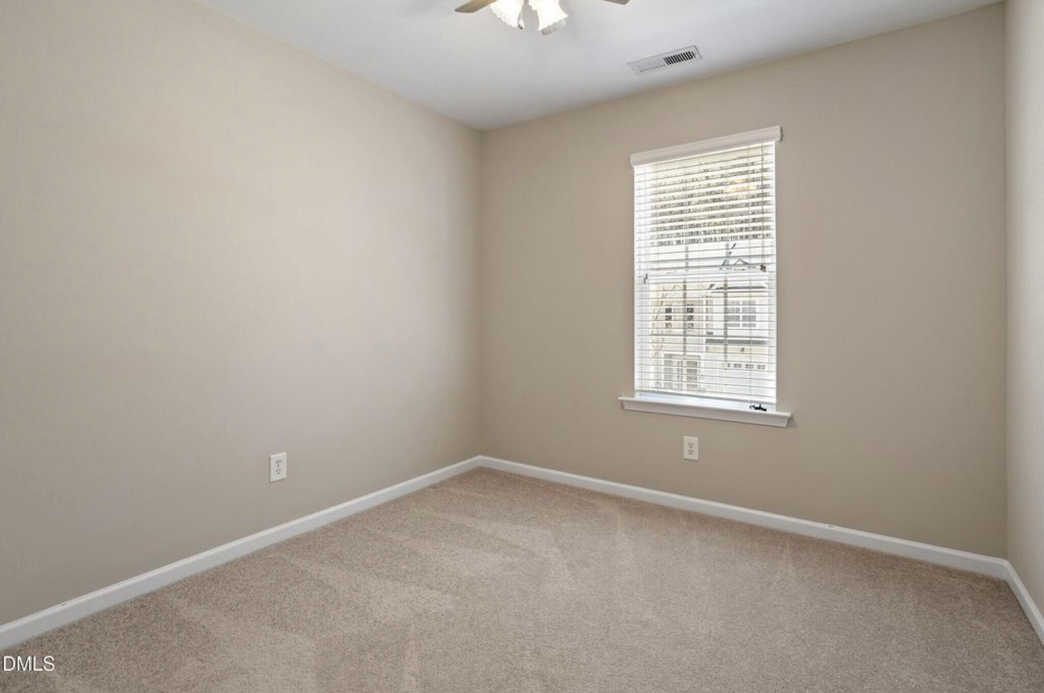 Building Photo - 305 Anterbury Dr