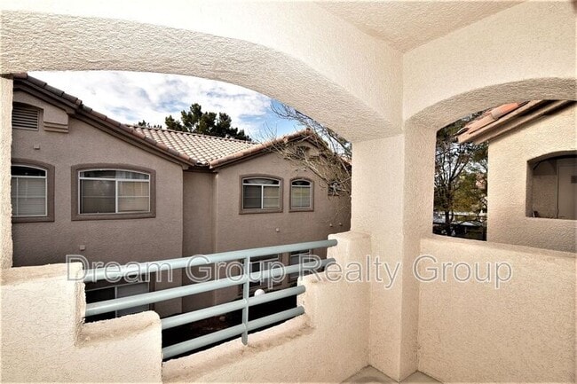 Building Photo - 5415 W Harmon Ave