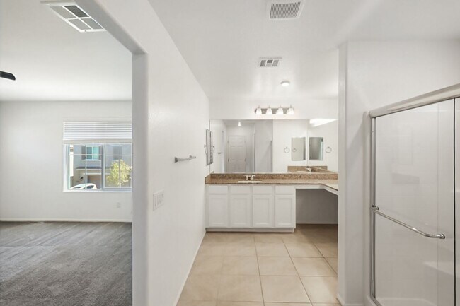 Building Photo - 10589 Sariah Skye Ave