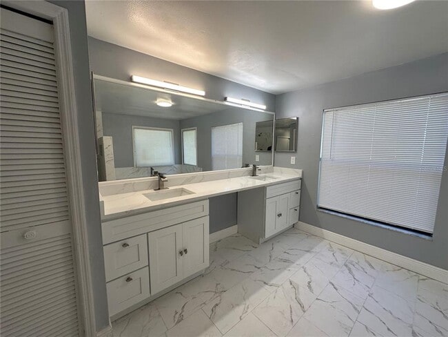 Building Photo - 7846 Snowberry Cir