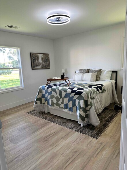 Building Photo - 37648 N Lake Vista Terrace