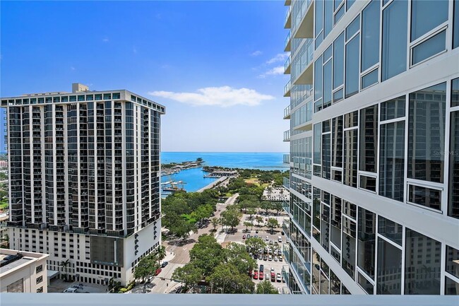 Building Photo - 175 1st St S