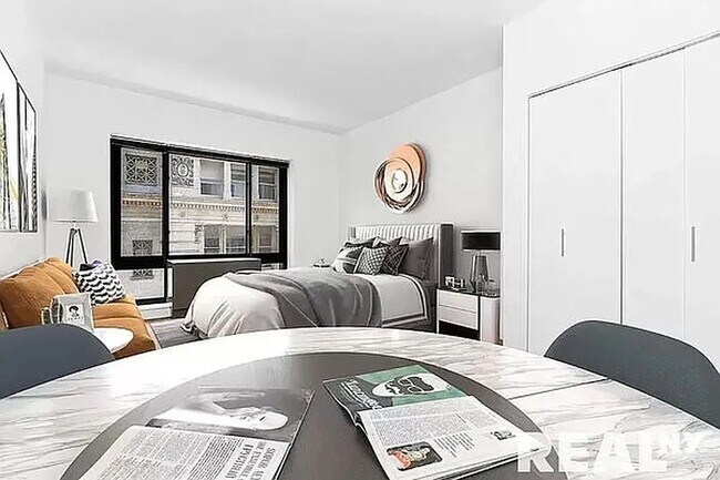 Primary Photo - 30 West 18th Street