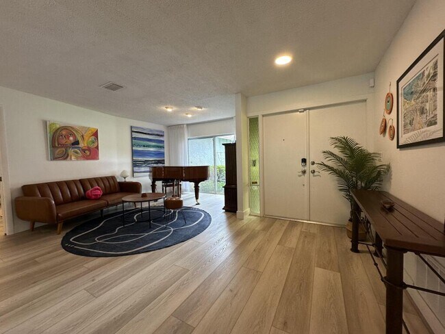 Building Photo - 2780 Landmark Dr