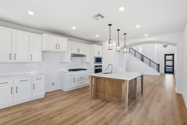 Building Photo - 21211 Metallic Blue Dr