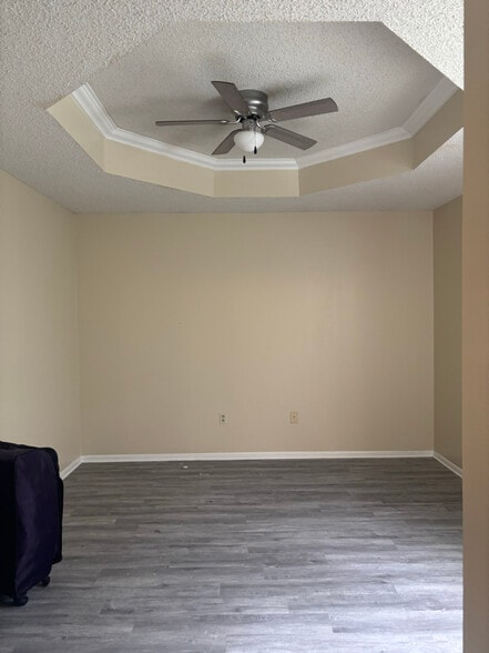 Building Photo - 5213 Berryville Ct