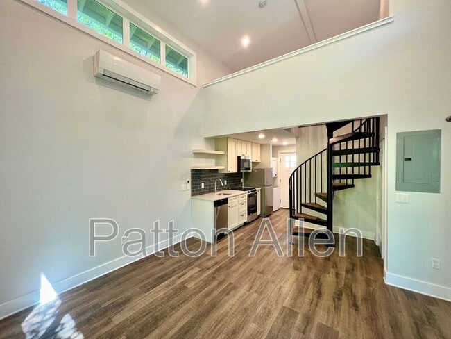 Building Photo - 10-10 Riverview Dr