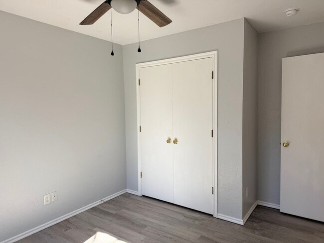 Building Photo - 4 Bedroom - 2 bath duplex located near campus and State Highway 9