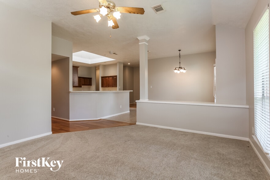 Building Photo - 2115 Mercoal Dr