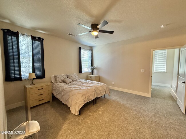 Building Photo - 452 Blackbird Ln