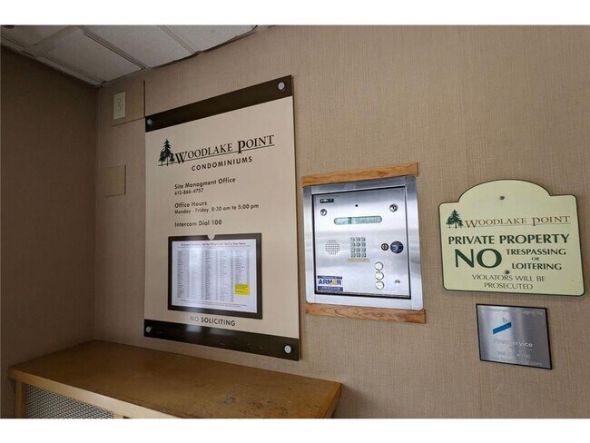 Building Photo - 6500 Woodlake Dr