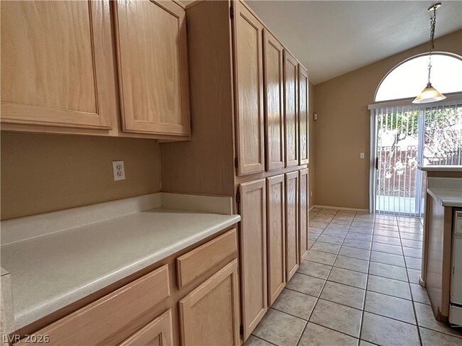 Building Photo - 5323 Heatherbrook Cir