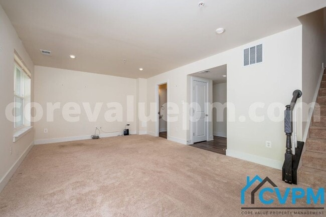 Building Photo - 2542 Buckthorn Dr