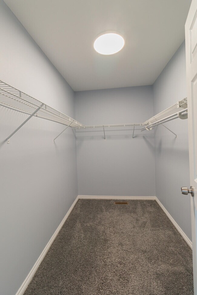 Building Photo - 3334 Cummings Ave