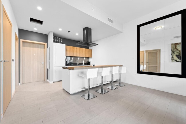 Building Photo - 1000 Brickell Plaza