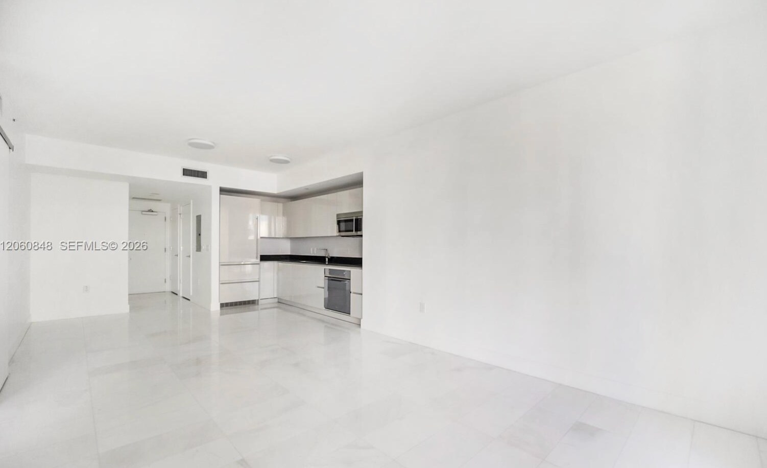 Building Photo - 1010 Brickell Ave