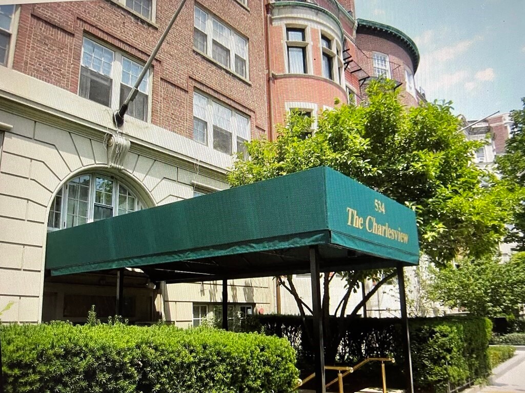 Building Photo - 534 Beacon St