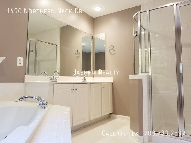 Building Photo - 1490 Northern Neck Dr