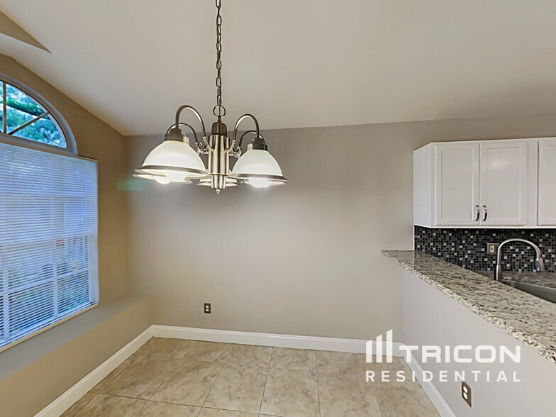 Building Photo - 1425 Walden Oaks Pl