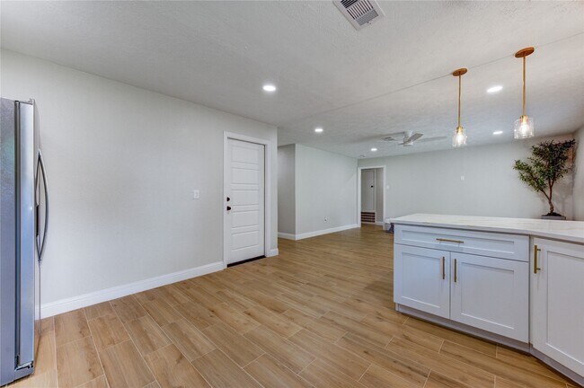 Building Photo - 3538 Truxton Dr