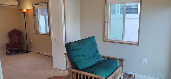 Ground floor, 2 rooms. - 1177 Nelrose Ave