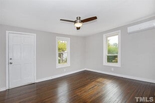 Building Photo - 520 Commonwealth St