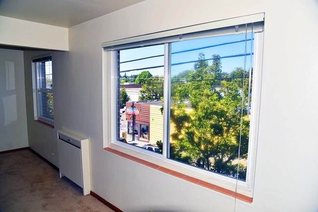 Interior Photo - The Bergen Building