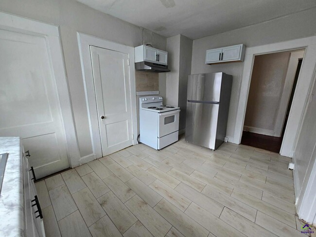 Building Photo - 1273 Hillyer Ave