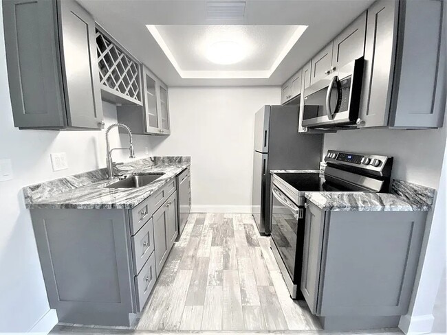 Building Photo - Paradise Bayou